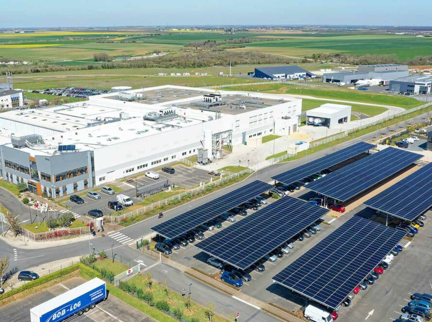 Ombrières photovoltaïques chez CHIESI